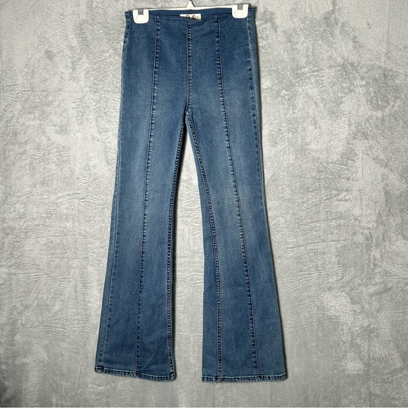 We The Free People Pull On Jeans Womens 26 Blue Denim Stretch Flare Bell Bottom - Picture 1 of 10